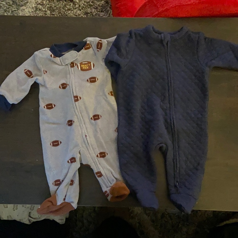 2 boys sleepers ( 0-3 months)